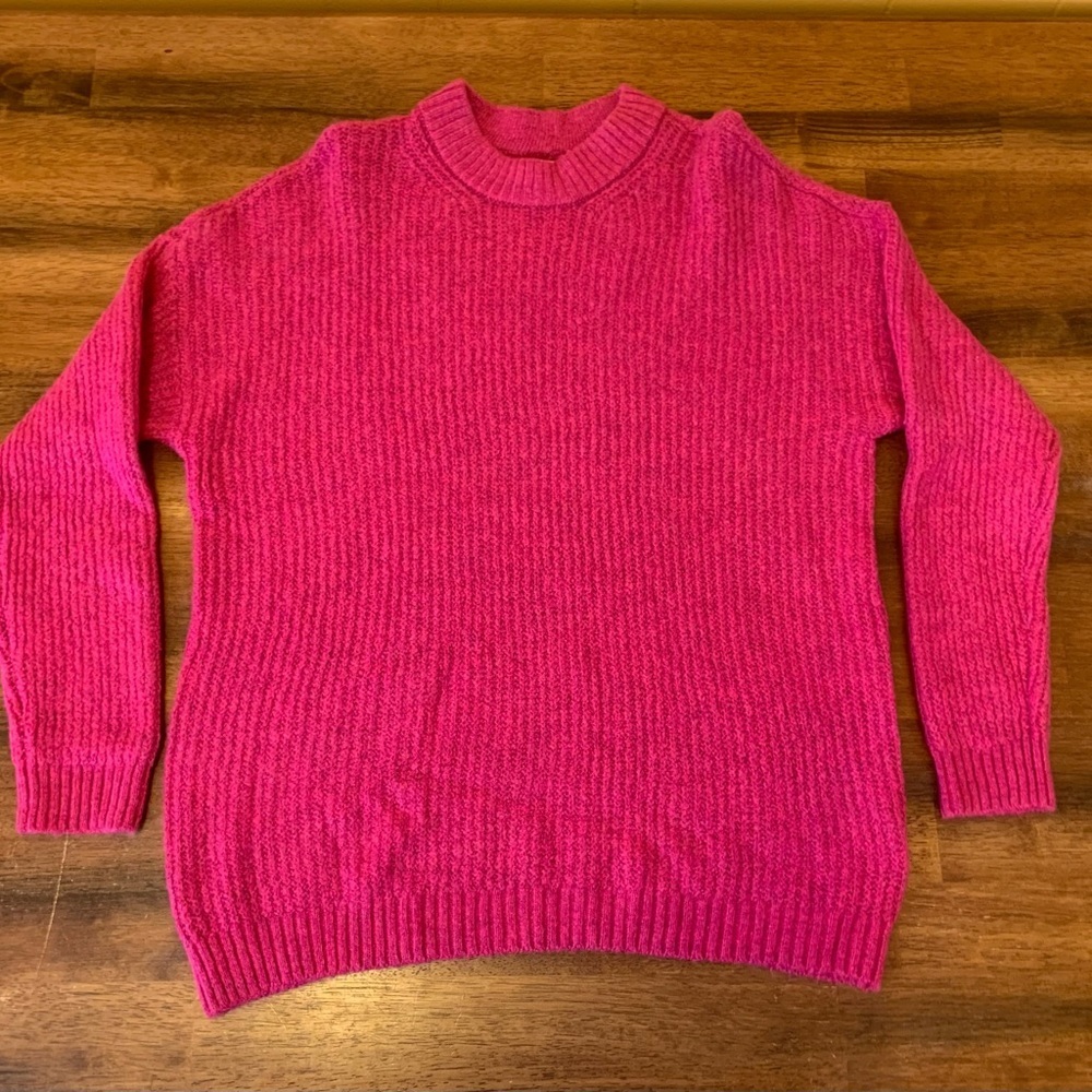 American Eagle sweater size XS hot pink oversized crewneck very soft knit V-day